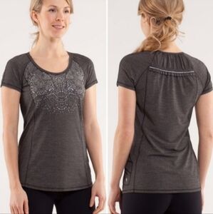 Lululemon Run: Wild Short Sleeve Tech Tee Size 6